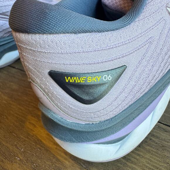 Mizuno Wave Sky 6 Women's Size 9 EU 40 Lavender White Gray Running Walking - Picture 7 of 16